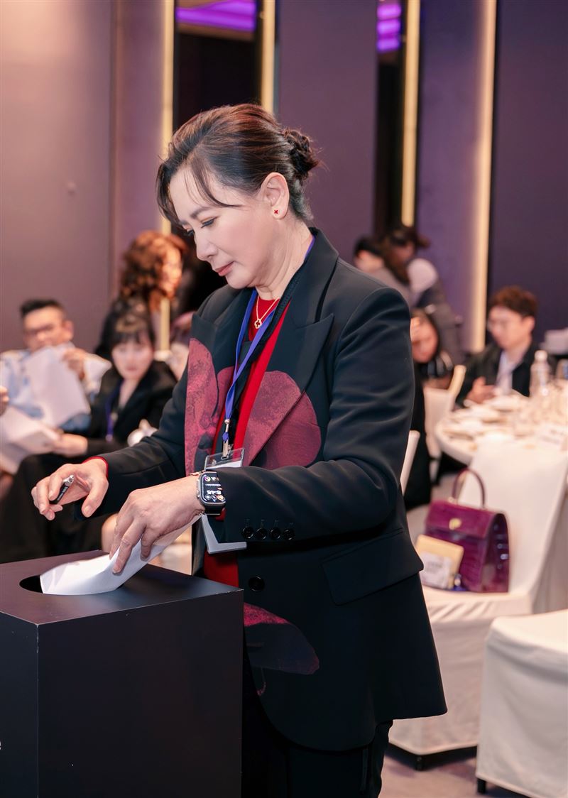 金鐘影帝陳亞蘭太猛!突宣布「驚人身分」不藏了 捐6位數善款助花蓮