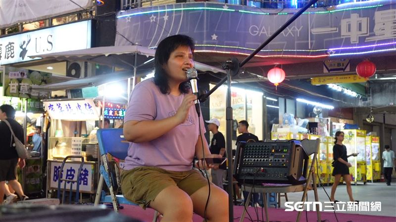 誰還記得他/被酸賣慘 視障歌手催淚回應