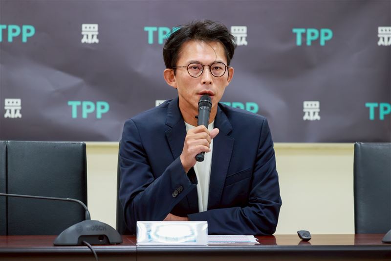 黃國昌認，吳石是共諜，不是政治受難者。（圖／民眾黨團提供）