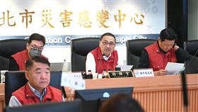 因應鳳凰颱風，新北市長侯友宜10日上午前往新北市災害應變中心，召開第一次整備會議。（圖／新北市府提供）