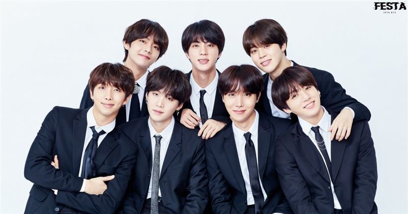 BTS防彈少年團今（14）日凌晨宣布今年11月19日、21日與22日在高雄連唱三天。（圖／翻攝自 BTS Official 臉書）