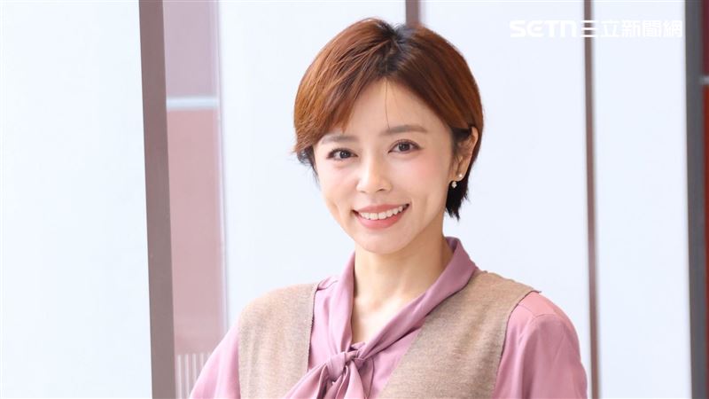 王瞳自爆在家愛全裸　「私密處照」險外流