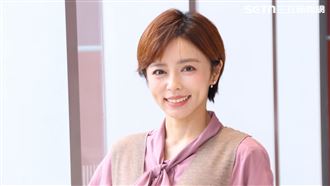 王瞳自爆在家愛全裸　「私密處照」險外流