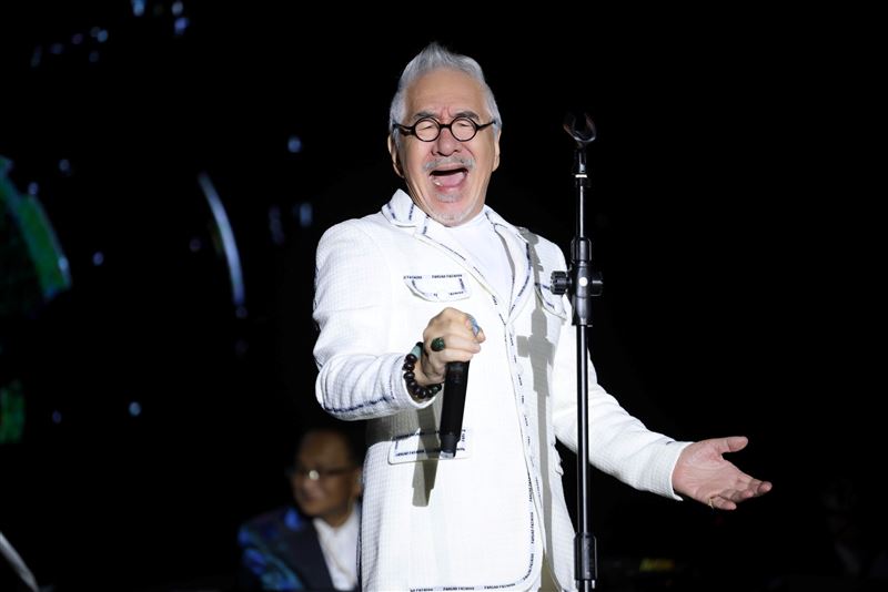 孫情舉辦演唱會，挑戰「81歲高齡現役歌手連3場個唱」金飾世界紀錄。（圖／台中多媒體公司提供）