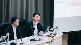 陳世凱與地方針對基隆捷運進行意見交流。（圖／交通部提供）