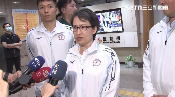 針對小草造謠台灣用「80億歐元」換演講，副總統蕭美琴停下腳步受訪駁斥「這是許多外交前線同仁努力的成果」