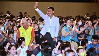 「最大公約數」許智傑誤差範圍拚勝選