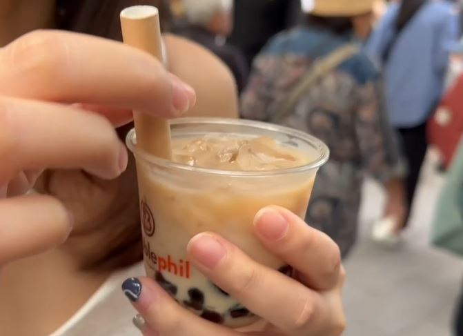 從漢方到時尚，從保養到潮流，頤珍宮膳正以一杯漢方草本手搖飲，讓世界重新定義「健康的味道」。(圖／頤珍宮膳YIFOOD提供)