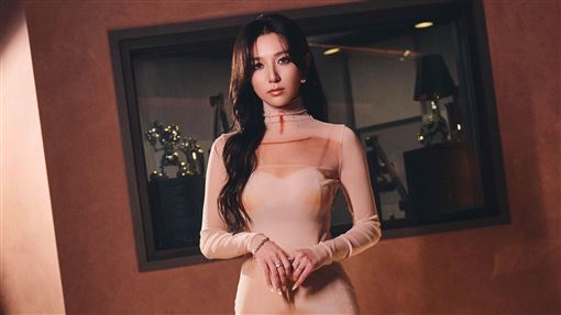 王力宏超辣緋聞女友是她　親揭緊貼照真相