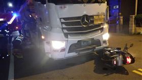 台中、砂石車、大雅、禁行路段、撞機車、騎士、輾死、運將、移送（圖／翻攝畫面）