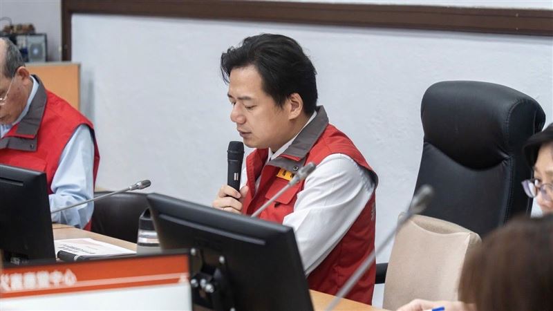 新竹陣風9級「沒颱風假」網灌邱臣遠FB