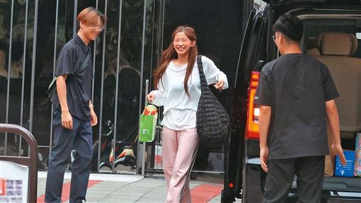 獲富邦悍將續約！直擊李珠珢下班真實模樣