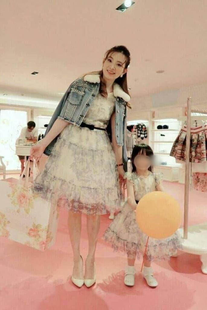 世人忘不了劉真！她曾曝光與辛龍疼女兒往事、也為親愛女讀詩催淚。（圖／翻攝自劉真臉書）