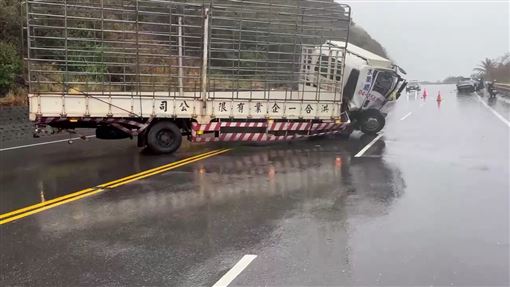 新／台9線貨車逆向衝撞休旅車　釀1死2傷