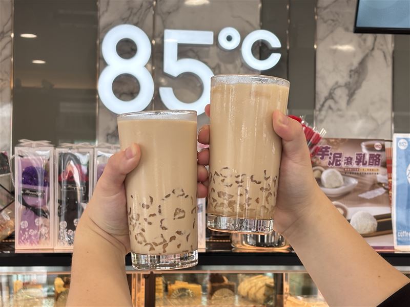 85℃雙11慶典推出指定咖啡買2送1優惠。(圖／85℃提供）