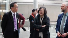 徐德分為蔡英文導覽德國國會大廈蔡英文10日拜訪德國國會大廈，由德國國會友台小組主席徐德分（Till Steffen，右）親自導覽。中央社記者林尚縈柏林攝　114年11月11日