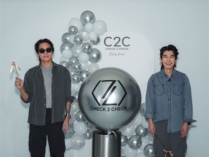 網紅CEO森田（右）攜手「最帥營運長」VIc陳雋希為「愛的結晶」舉辦性別趴。（圖／快電商提供）