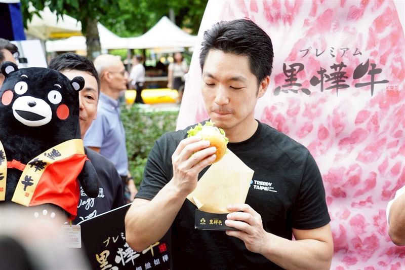 東區商圈業者盼台北市府持續投入行銷力，早日重現東區昔日榮景。圖為市長蔣萬安8月份出席「2025混東區商圈潮FUN夏日趴」活動。（圖／翻攝自台北市政府官網）