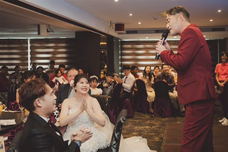 江國賓首度代言牛樟芝品牌外，還當婚禮歌手。（圖／三立）