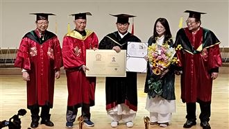 她被判終身吃藥卻「隔空療癒」故事撼醫界