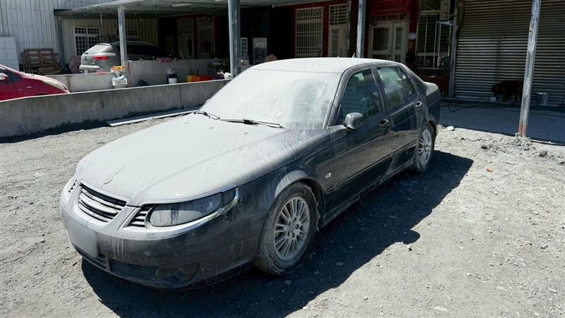 即使嚴重泡水，總代理商富公司依然肩負後勤保修的重任。（圖／Saab Taiwan總代理商富公司FB）