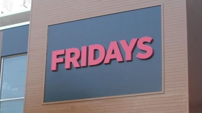 TGI FRIDAYS發聲明致歉，並積極聯繫消費者中。(圖／TGI FRIDAYS提供)