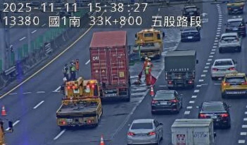 車禍事故現場情形。（圖／翻攝國道即時影像）