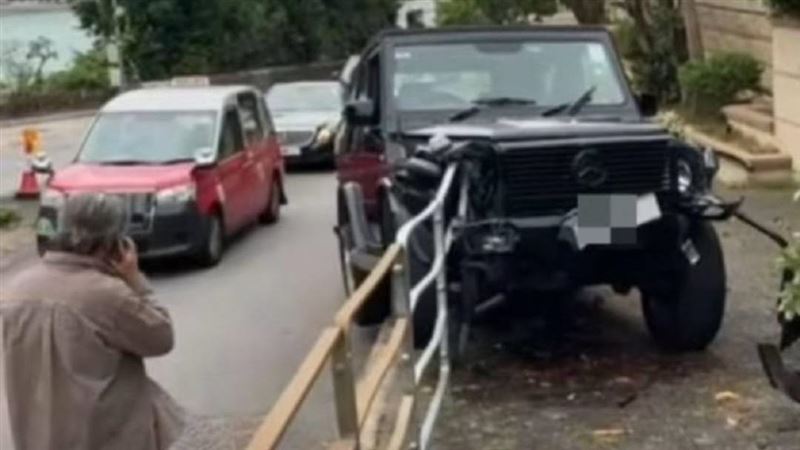 名導車禍「賓士車頭卡進欄杆」肇事原因曝