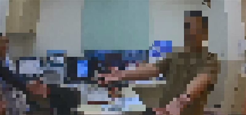 曾男被警方逮捕。（圖／翻攝畫面）