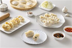 颱風天的神隊友!香Q多汁龍鳳鮮肉水餃，讓你每一口幸福滿滿。(圖/業者提供)