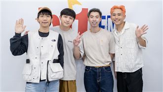 金曲女星搭飛機突不適　大咖天團救她一命