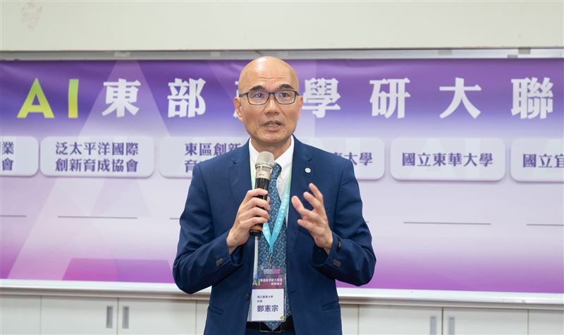 東部僅台東沒放颱風假！台東大學學生寫信「求帥氣迷人校長放假」，鄭憲宗本人幽默回應了。(圖／翻攝鄭憲宗臉書)