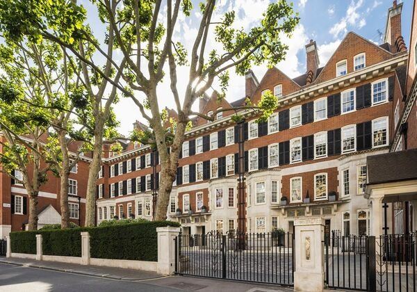 阿里巴巴創辦人馬雲的妻子張瑛以1950萬英鎊（約新台幣7.95億元）買下位在倫敦、早年是義大利駐英國大使館所在地的一棟別墅。（圖／翻攝自AbodeTwo X）