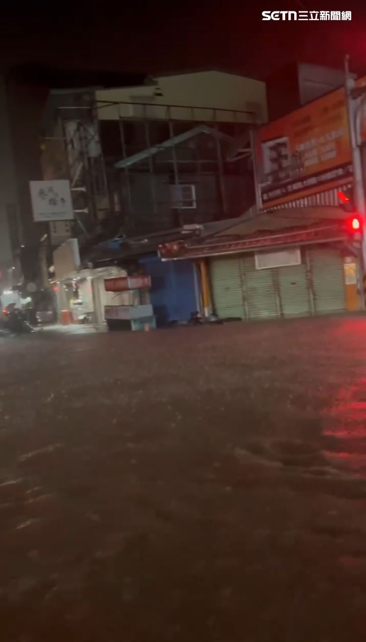 宜蘭,蘇澳,軌道,汪洋,大雨,淹水（圖／民眾提供）