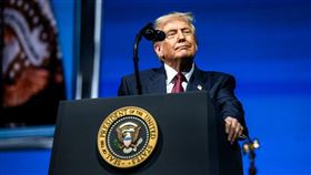 法官要求川普應恢復對於低收入戶的糧食補助計畫。（圖／翻攝自白宮）