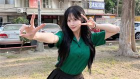 台鋼雄鷹韓籍啦啦隊員Mingo穿上北一女制服。（圖／2S SPORTAINMENT提供） 