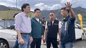 鳳凰颱風在宜蘭造成淹水災情，民進黨立委陳俊宇偕行政院政務顧問林國漳勘災（圖／陳俊宇辦公室提供） 