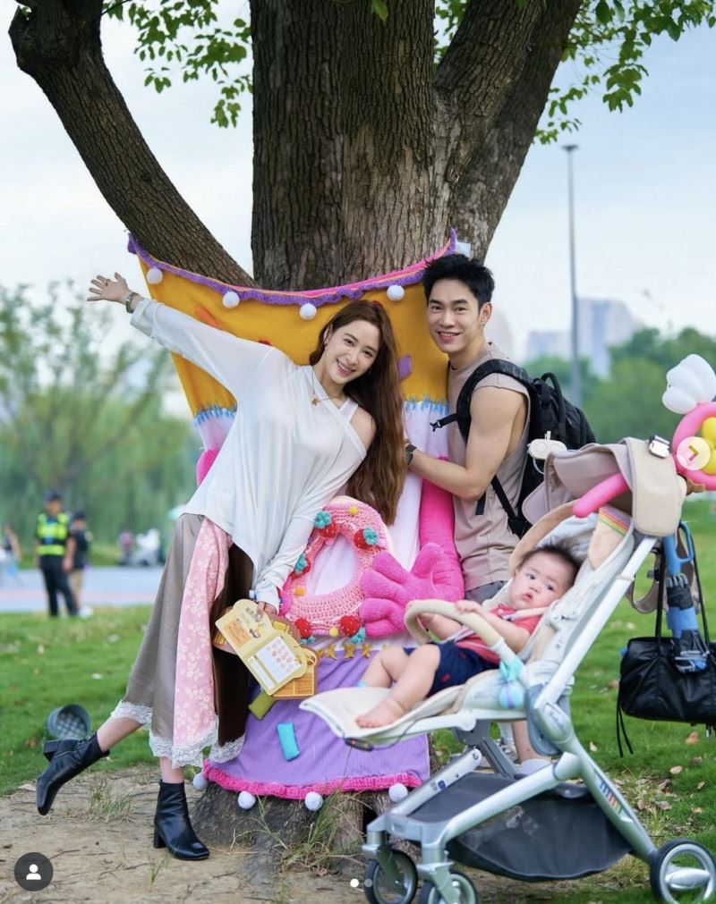 藝人歐陽妮妮（左）與老公張書豪（右）育有一子「睦睦」。（圖／翻攝自IG @niniouyang）