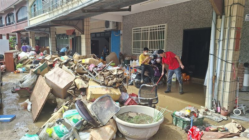 雖然雨過天晴，但災後一片狼藉！（圖／翻攝自蘇澳鎮公所FB）