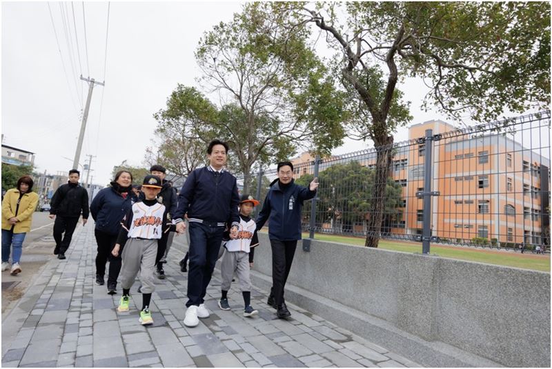 兌現高虹安市長建置通學步道承諾！邱臣遠代理市長：打造安心通學路。（圖／新竹市政府提供）