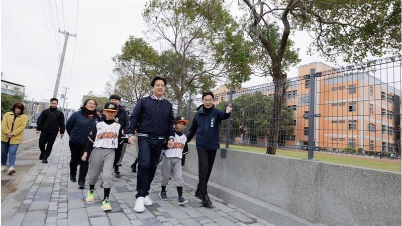 兌現承諾　邱臣遠代理市長建置通學步道