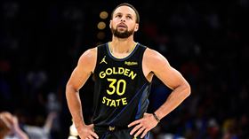 柯瑞（Stephen Curry）生涯首吞惡性犯規。（圖／美聯社／達志影像）