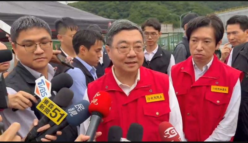 卓榮泰視察蘇澳溪分洪工程後受訪。（圖／翻攝畫面）