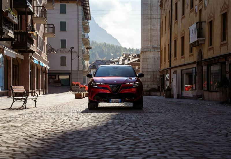 Alfa Romeo Junior Sport Speciale休旅特仕版。（圖／翻攝Alfa Romeo網站）