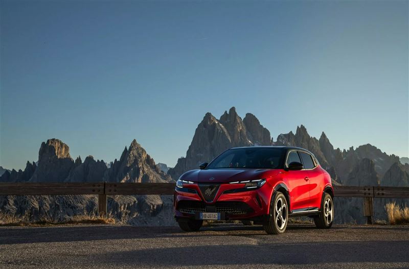 原廠同步推出Techno套件可選。（圖／翻攝Alfa Romeo網站）