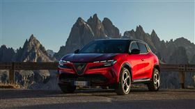 Alfa Romeo Junior Sport Speciale休旅特仕版。（圖／翻攝Alfa Romeo網站）