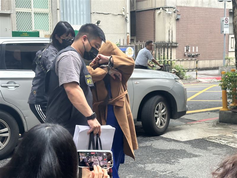 麻辣火鍋店蔡姓老闆娘涉嫌替詐騙集團洗錢數千萬，北檢訊後聲押禁見。（圖/翻攝畫面）