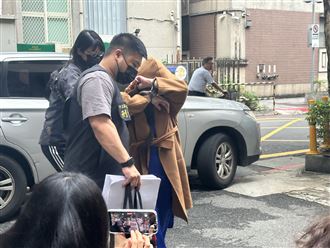 麻辣鍋董娘涉助詐團洗錢　檢警拘提到案