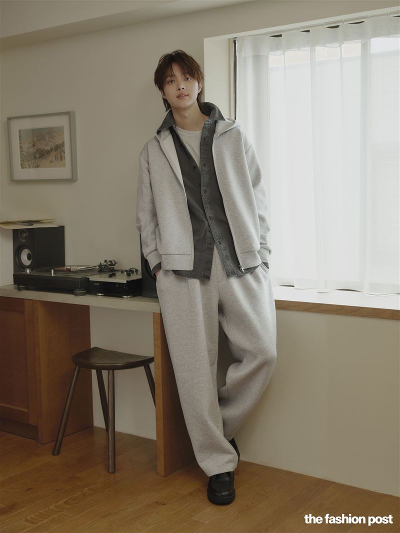 GU攜手&amp;TEAM成員EJ，以「音樂創作」為主題，展現『Swe潮日常』的生活態度。（圖／品牌業者提供）