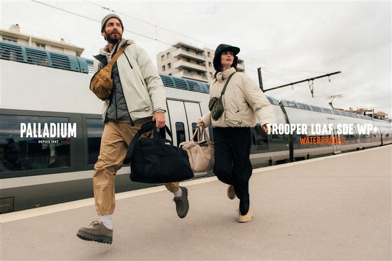 PALLADIUM推出橘標防水TROOPER LOAF SDE麂皮樂福鞋及多款保暖服飾、包帽配件。（圖／品牌業者提供）